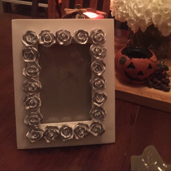 Wedding Photo 4x6 photo the frame itself is 7x9 - Picture 1 of 3